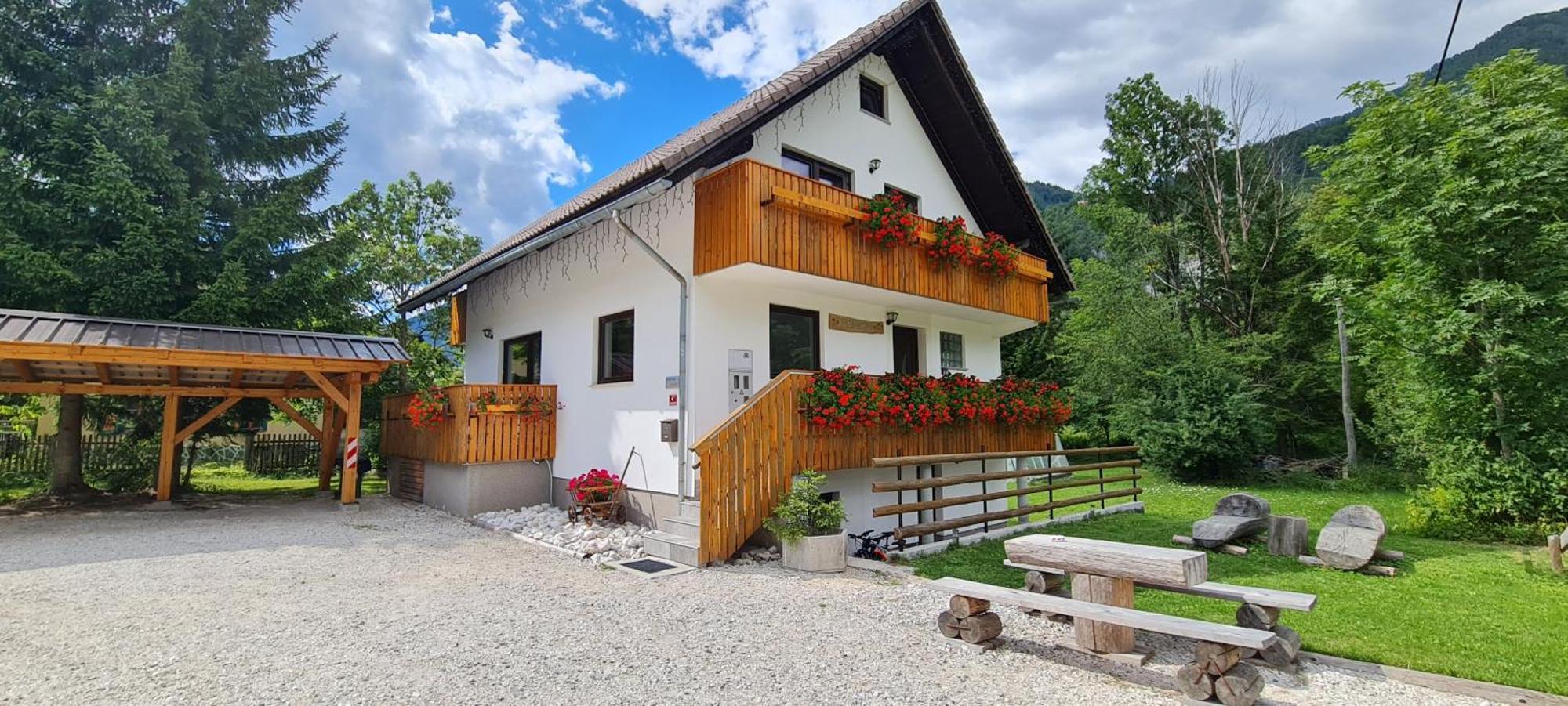 Apartmaji Gaby Gozd Martuljek Esterno foto